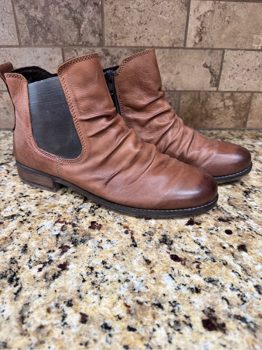 Josef Seibel Sienna 59 Tan Brown Leather Chelsea Ankle Boots Size 40/sz 9
